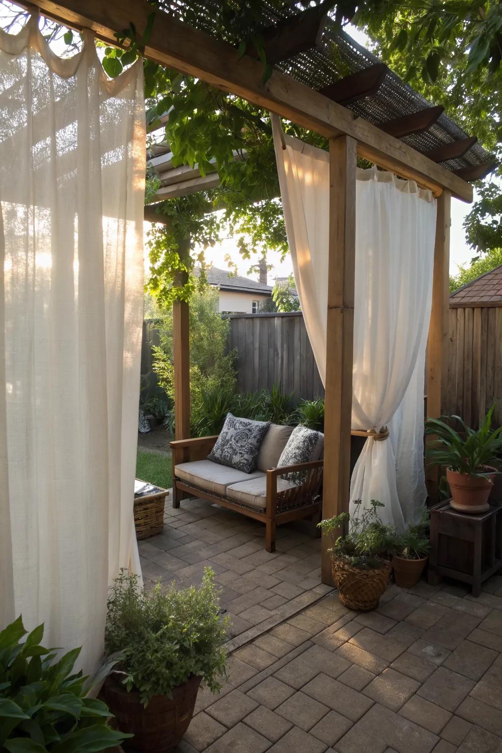 Partial Privacy Fence Ideas: Boost Your Garden’s Charm Today